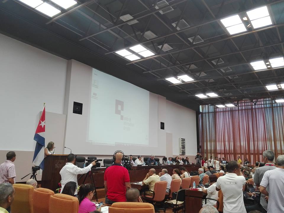 Asiste Presidente Cubano a clausura de Conferencia de Informáticos