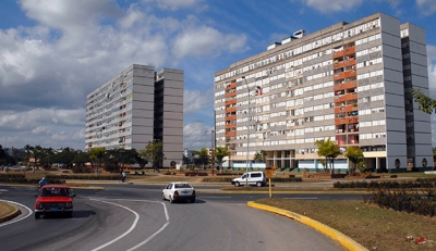 Edificios Doce plantas del Reparto Hermanos Cruz, el más poblado de la ciudad de Pinar