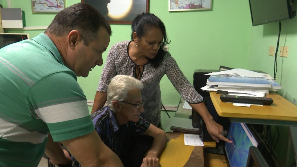 Especialistas del Centro meteorológico provincial de Pinar del Río