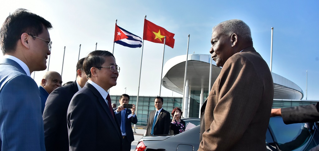 Presidente del Parlamento de Cuba arriba a Vietnam en visita oficial