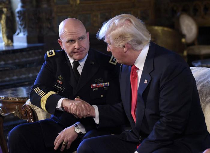 Los militares retirados enviaron una carta al asesor de Seguridad Nacional de Donald Trump, General H. R. McMaster