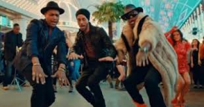  La Charanga Habanera prepara  el videoclip de una versión de Nos fuimos lejos -tema original realizado por Descemer Bueno y Enrique Iglesias