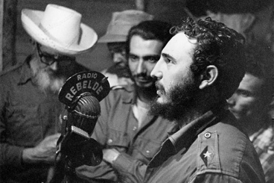 Fidel Castro trasmitiendo desde Radio Rebelde