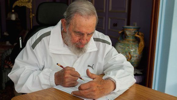 Fidel ejerce su voto en las elecciones del 19 de abril de 2015. Foto: Alex Castro/ Sitio Fidel Soldado de las Ideas