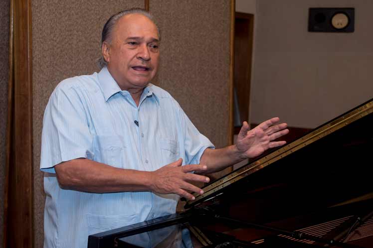 compositor Frank Fernández