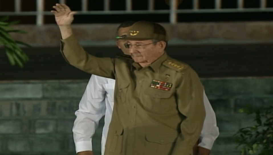 Raúl Castro encabeza en Santiago de Cuba acto político de homenaje póstumo a Fidel