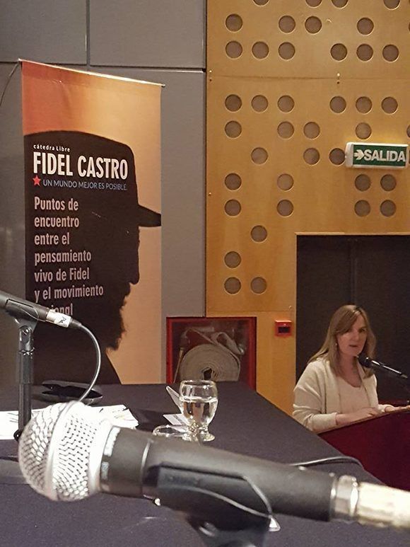 Inauguran Cátedra Libre e Itinerante Fidel Castro en la Universidad Nacional de Lanus (UNLa). 