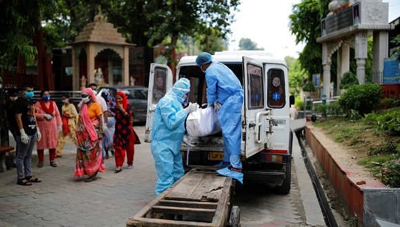 La India registra el mayor aumento de casos diarios de coronavirus a nivel mundial tras sumar 78 761 nuevos contagios. Foto: Reuters.