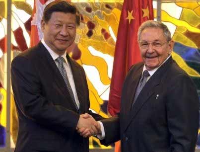 Raúl Castro junto a Xi Jinping