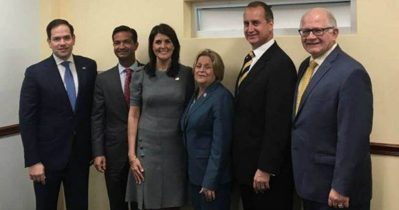 Haley con los legisladores anticubanos en la Universidad Internacional de la Florida