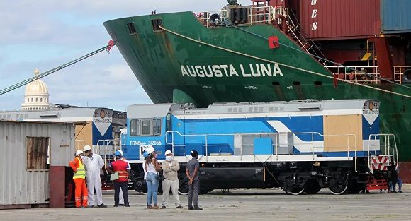 Arriban a Cuba siete nuevas locomotoras procedentes de Rusia