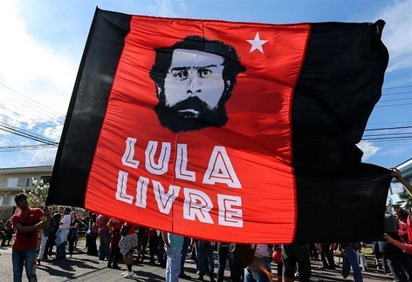 Manifestación a favor de la liberación de Lula. Foto: Reuters.