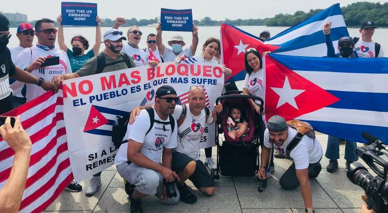 Gran marcha contra el bloqueo de EEUU a Cuba en Nueva York
