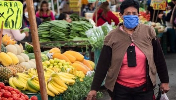 Trabajador mexicano en mercado