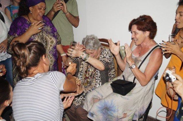 Natalia reunida con actores cubanos