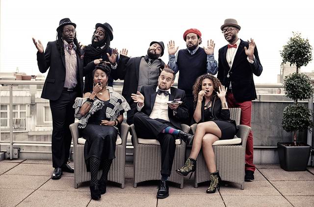 Nomadic Massive es un supergrupo hip-hop independiente con sede en Montreal, Quebec, activo en la escena desde 2004. Han logrado notoriedad en Canadá, Estados Unidos, Brasil, entre muchos lugares internacionales. Foto: sitio oficial del grupo.
