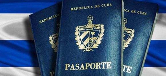 Pasaporte cubano. Imagen: @CubaMINREX/ Twitter.