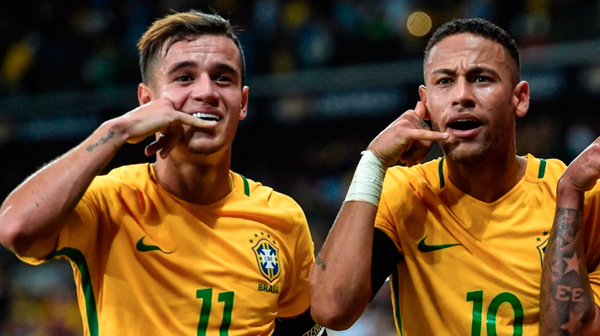 Philippe Coutinho (izq.) debe liderar a Brasil ante la ausencia de su amigo Neymar. (Foto: Zona Cero)
