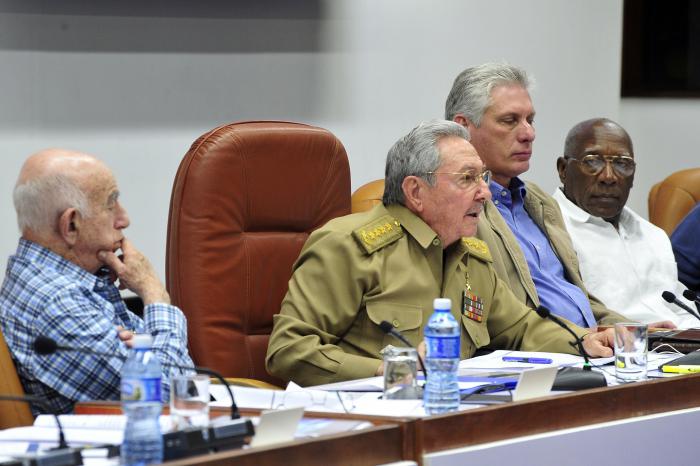 Pleno del Comité Central del PCC analiza actualización del modelo económico y social cubano