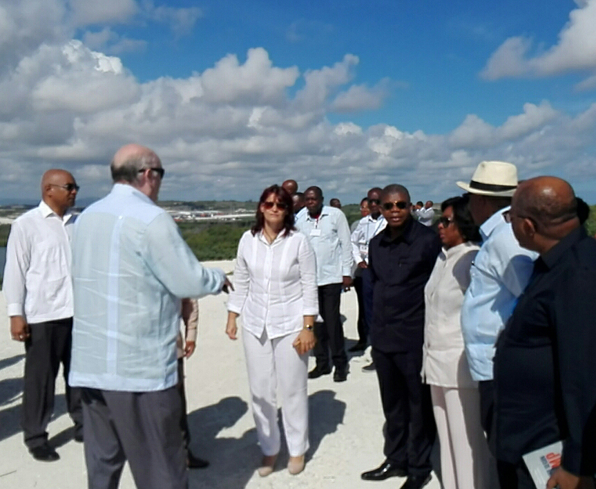 Recorre presidente de Angola Zona Especial de Desarrollo Mariel 