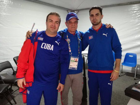 Atletas cubanos retornan de Perú después de cuarentena por la Covid-19