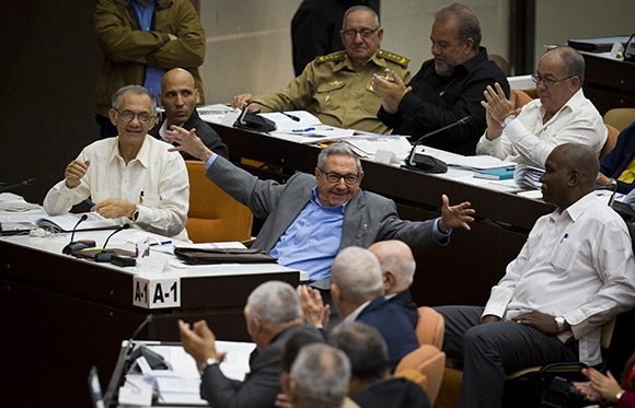 Raúl Castro Ruz en la sala principal del Palacio de Convenciones, donde se reúnen los diputados. Foto: Irene Pérez/ Cubadebate.