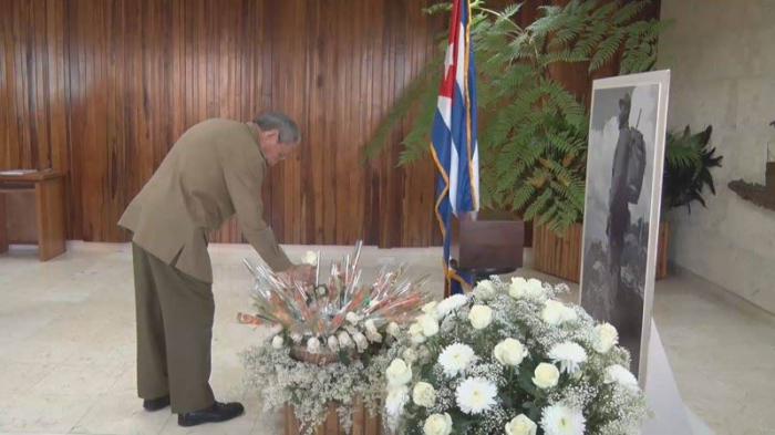 Firmó Raúl el juramento de fidelidad al Concepto de Revolución y rindió póstumo homenaje al Comandante en Jefe Fidel Castro.