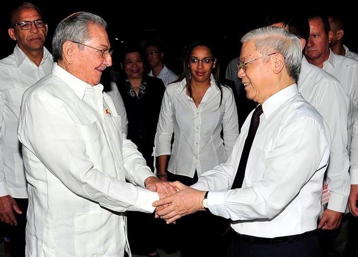Despidió Raúl Castro a máximo dirigente partidista de Vietnam