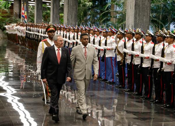 Raúl Castro recibe al Presidente de la República de Seychelles