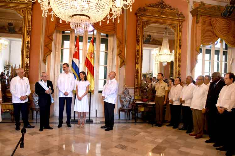 Condecora rey Felipe VI a historiador de La Habana, Eusebio Leal