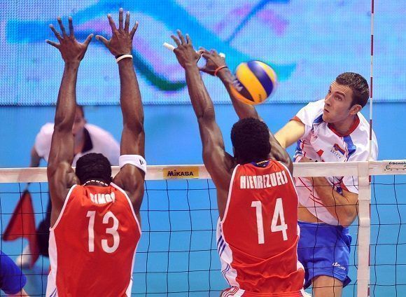 ¡Positivo! Robertlandy Simón, Michael Sánchez y Raydel Hierrezuelo se reintegran al voleibol cubano