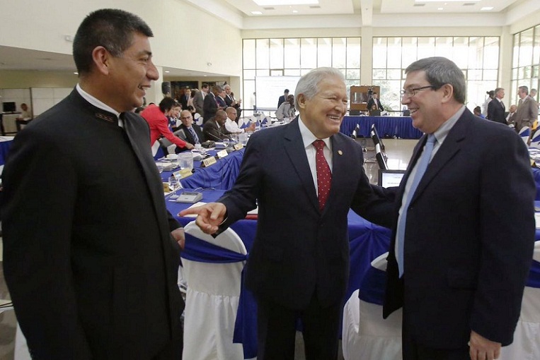 Presidente de El salvador Sánchez Ceren y cancilleres de Cuba, Bruno Rodríguez y Fernando Huanacuni de Bolivia en Reunión Extraordinaria del PPTCELACSV