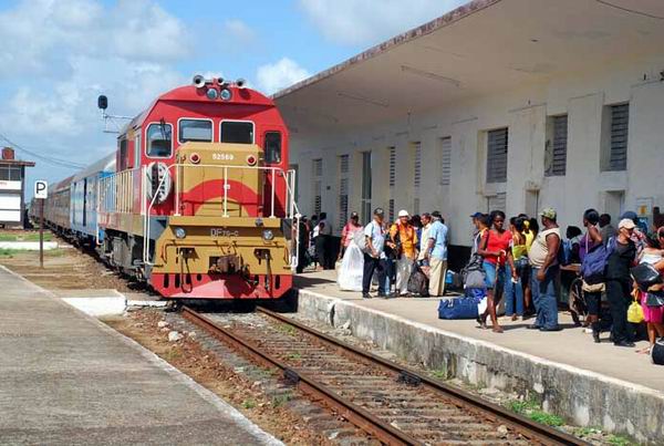 Celebra el ferrocarril cubano 179 años de historia