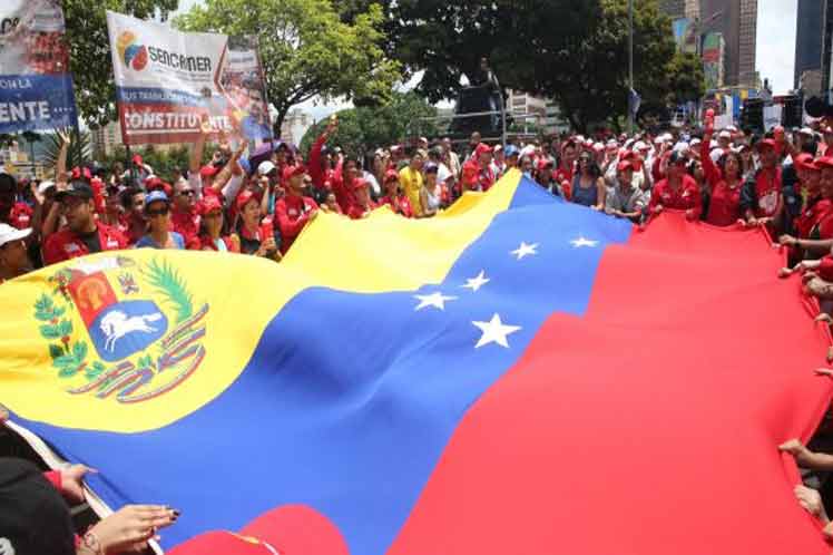 Celebran los chavistas victoria electoral