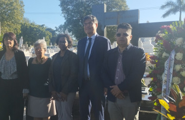 Rinden homenaje a eminente científico francés