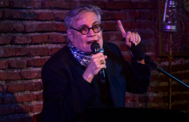 Amaury Pérez enamora en Longina