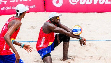 Díaz y Alayo en Mundial Voleibol Playa