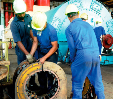 Trabajadores termoeléctrica