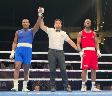 Arlen López gana en Mundial de Boxeo