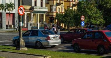 Comercialización de autos en Cuba. Foto: Mitrans.