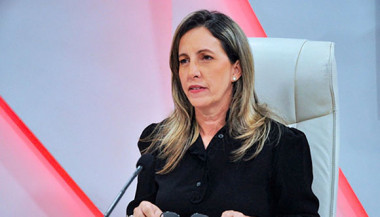 Tanto en la alfabetización como ante los dilemas éticos que nos impone la inteligencia artificial (IA), lo más importante es tener una visión humanista...