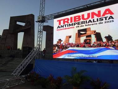 Tribuna Antimperialista en la plaza Mariana Grajales con la presencia de Díaz-Canel. Foto: Venceremos.